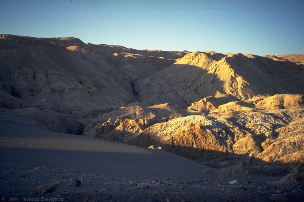 Das Valle de la Luna besteht nur aus Sand und Salz.