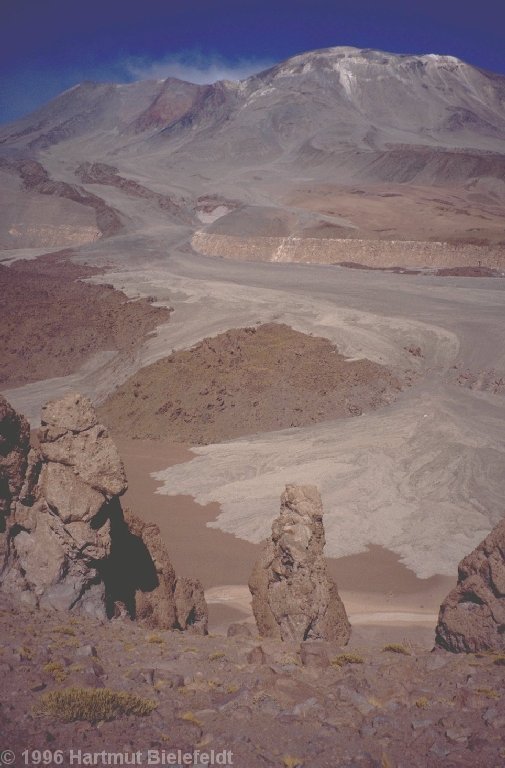 Am Vulkan Láscar; die Schlammlawine hat den Hang 1988 verwüstet.