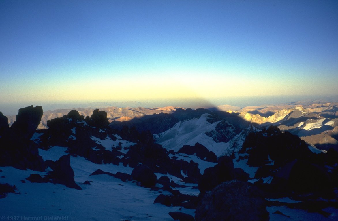 Der Schatten des Aconcagua reicht weit nach Chile hinein