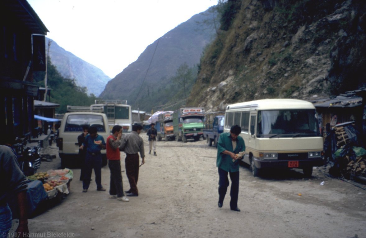 Der nepalische Grenzort Kodari, 1700 m