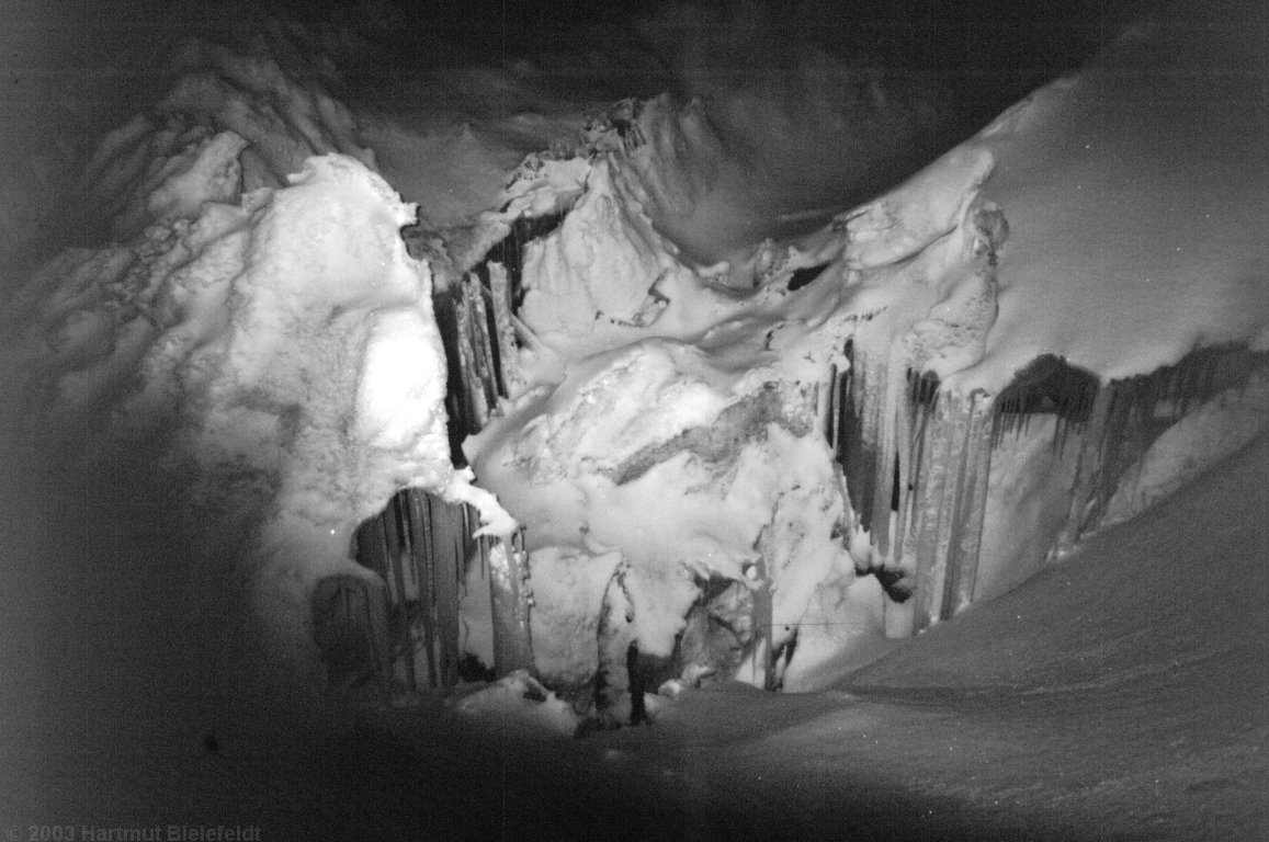 During the night we see nice crevasses.