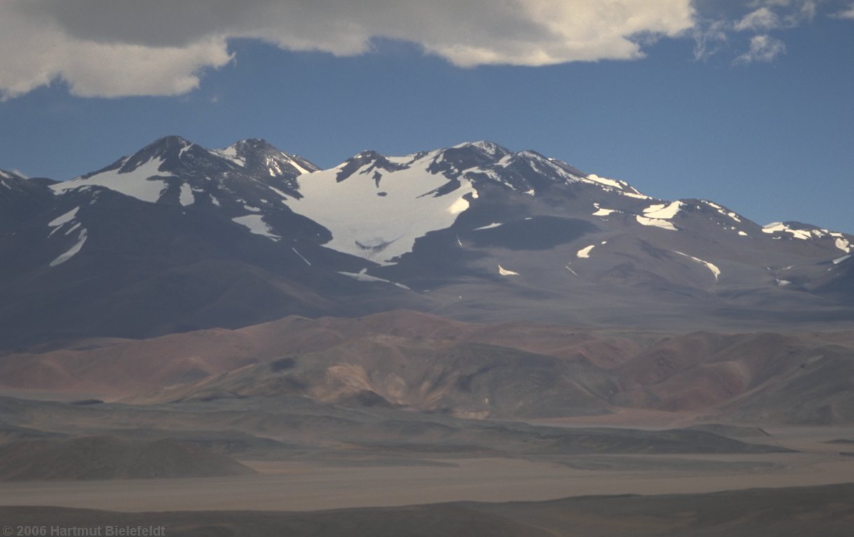 Monte Pissis has extensive glaciers