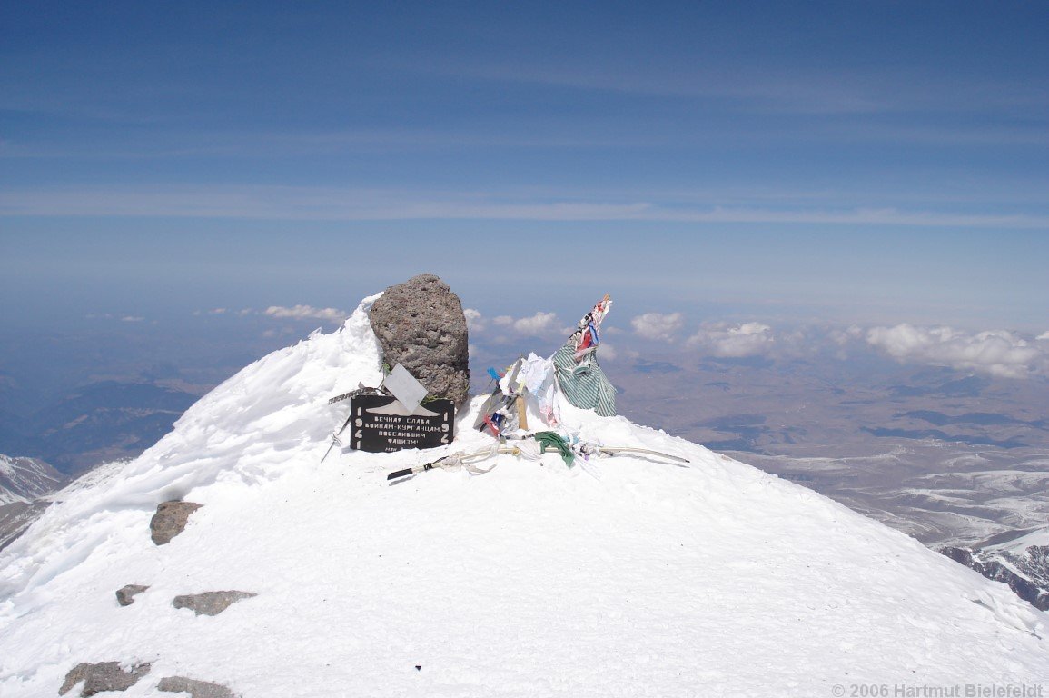 Elbrus west summit, 5642 m