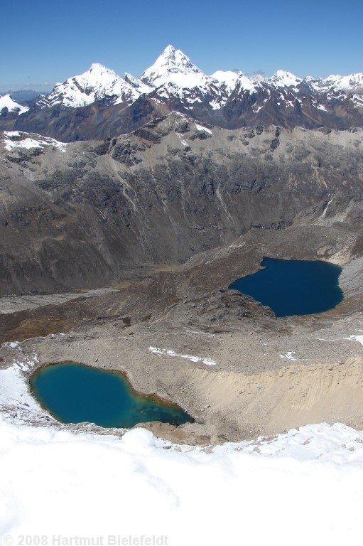 Lagunas in Quebrada Cojup, Huantsán (6395 m)
