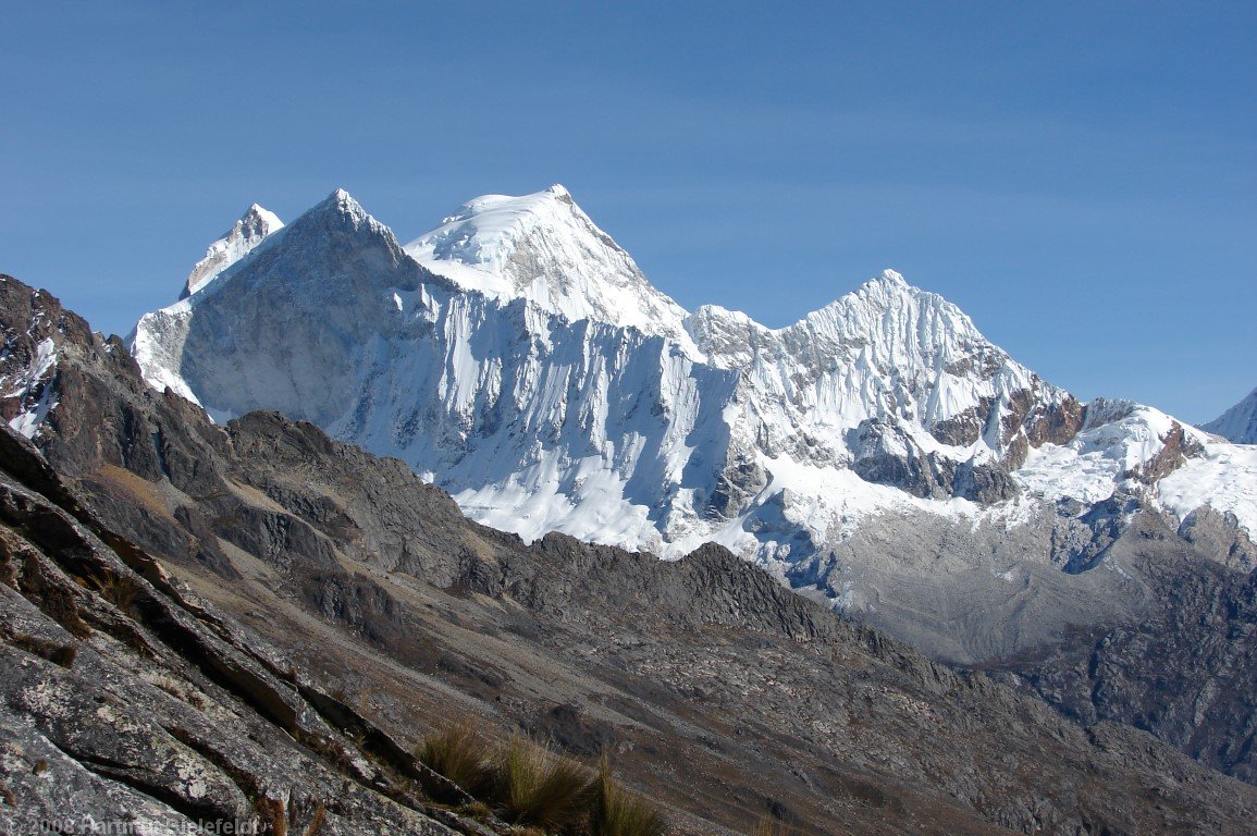 Die vier Huandoy-Gipfel (6000 bis 6395 m)