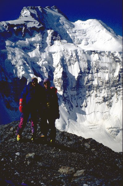 Auf dem Vorobjev (5691 m), Blick zum (riesigen) Pik Kommunismus