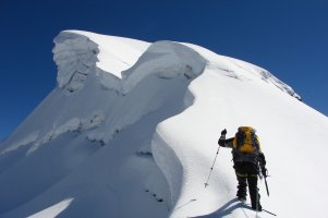 Gipfelgrat am Vallunaraju