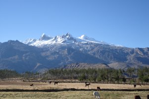 Cochapampa: rechts wieder der Vallunaraju