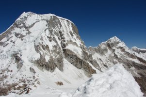 Ishinca: Blick zum Ranrapalca