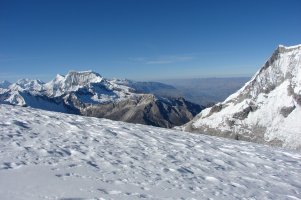 view from Chopicalqui SW ridge to Huaraz