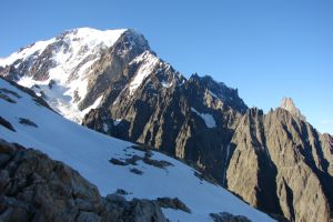 Mont Blanc-Südseite (hinten Blanche und Noire de Peuterey)