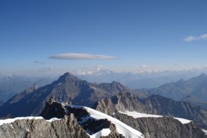 Grivola (3969), dahinter Grand Combin (4314)