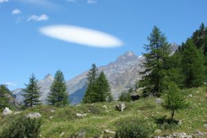 Zurück im Tal: Föhnfisch über der Grivola