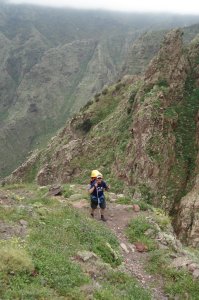 Nina verschlft das Meiste in der Kraxe