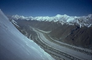 20 km Noerdlicher Inylchek-Gletscher