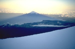 Der Schatten des Osorno fällt über den Lago Llanquihue