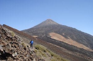 Der Teide ist noch 700 Meter hher