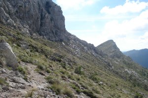 Blick zurck auf die Querung und die umgangene Felskante
