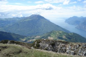 Gardasee, Blick zum Monte Baldo