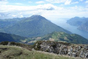 Gardasee, Blick zum Monte Baldo