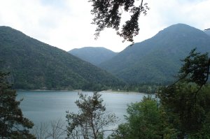 Am Lago di Ledro ist es wieder trocken und warm