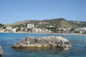 Am Strand von Peguera: rechts sa Bruta