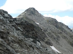 von unten sieht die Kreuzpitze richtig nach Berg aus