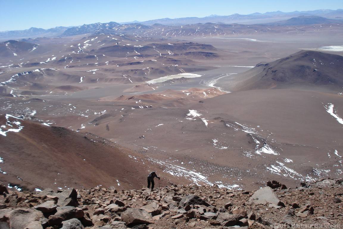 Tief- und Weitblick Richtung Basislager