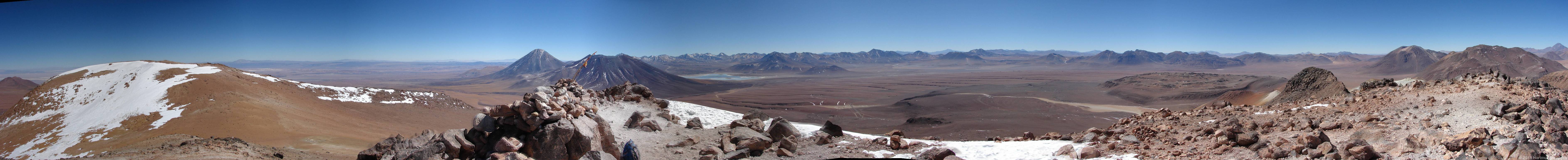 Panorama: Westgipfel, Licanc�bur, Juriques, Laguna Verde und viel w�ste Hochebene