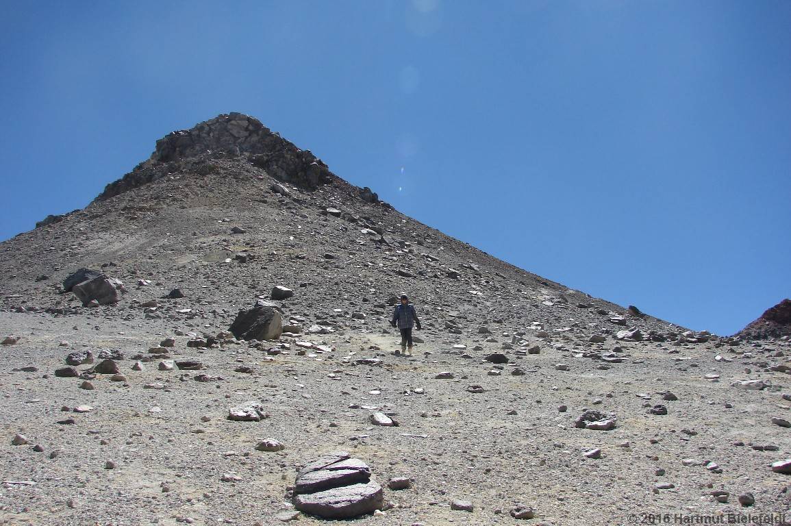 Staubiger Abstieg im Sturm