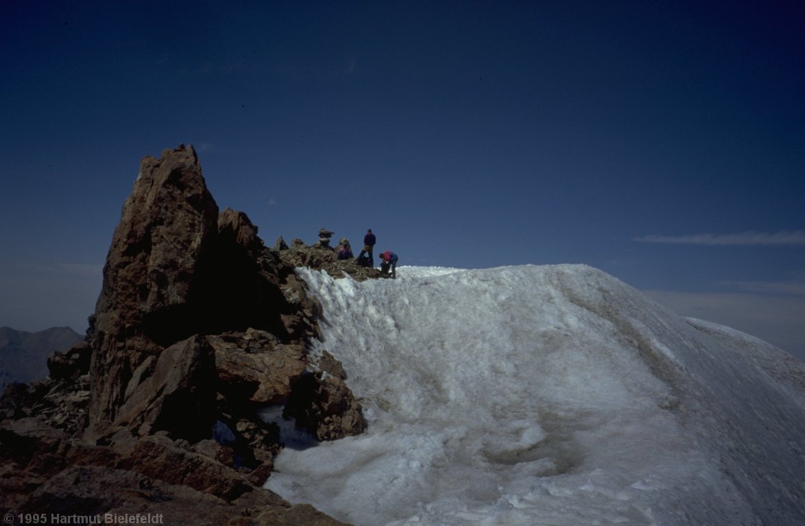 Pik Utschitel, 4527 m.