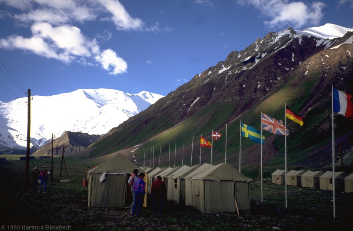 basecamp Achik Tash (3700 m) with Peak Lenin