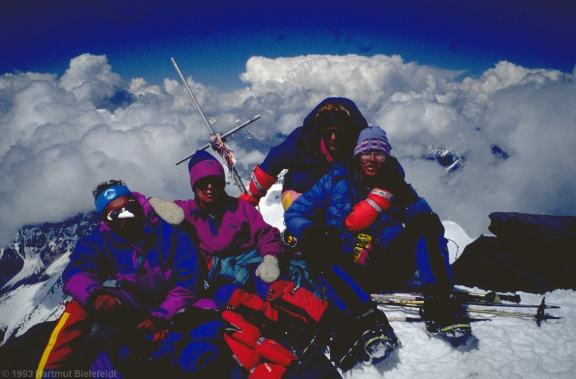 Der Pik Kommunismus (7495 m) ist erreicht. Vor wenigen Tagen hätten wir nicht daran geglaubt.