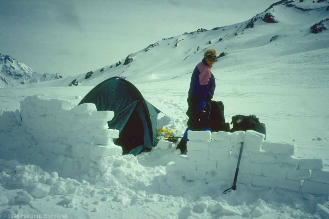 At 3400 m it was quite stormy during the night.