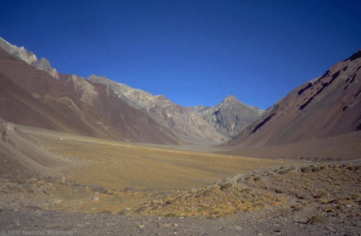 Always towards Punta Schiller, and at its base, half of today´s work will be done.