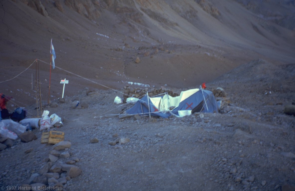 The medical tent did not resist the last night´s storm