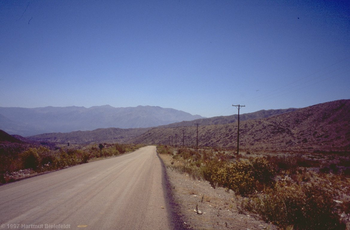 Der Weg zurück nach Mendoza ist weit, beschwerlich und drückend heiß.