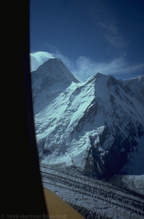 Ein erster Blick auf unser Ziel, den Khan Tengri.