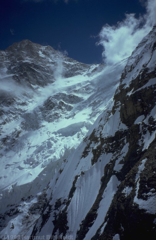 The surroundings are very alpine.
