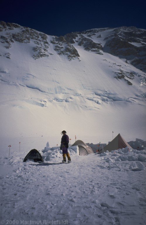 The tiny thing indeed seems to be a tent. Above us, West Buttress and (background) the summit region