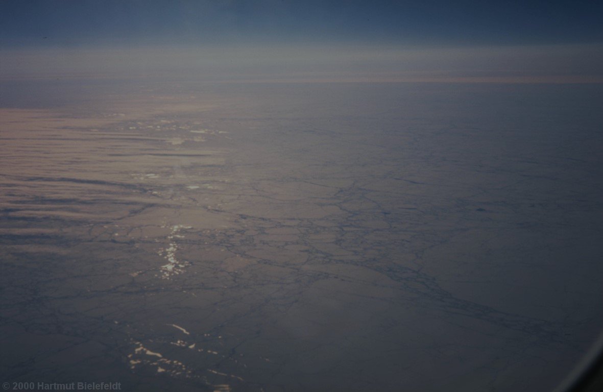 Packeisflächen am Nordpol, auf dem Rückflug von Anchorage nach Frankfurt.