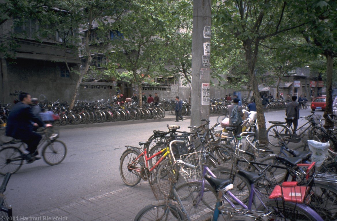 In den Nebenstraßen ist das Fahrrad aber das Hauptverkehrsmittel