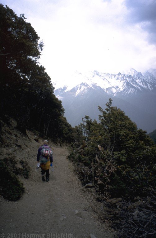 Having colleced all goods that were still usable, we continue to Zimei