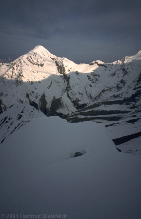 Unverbaubare Aussicht auf den Nochma, 5575 m.