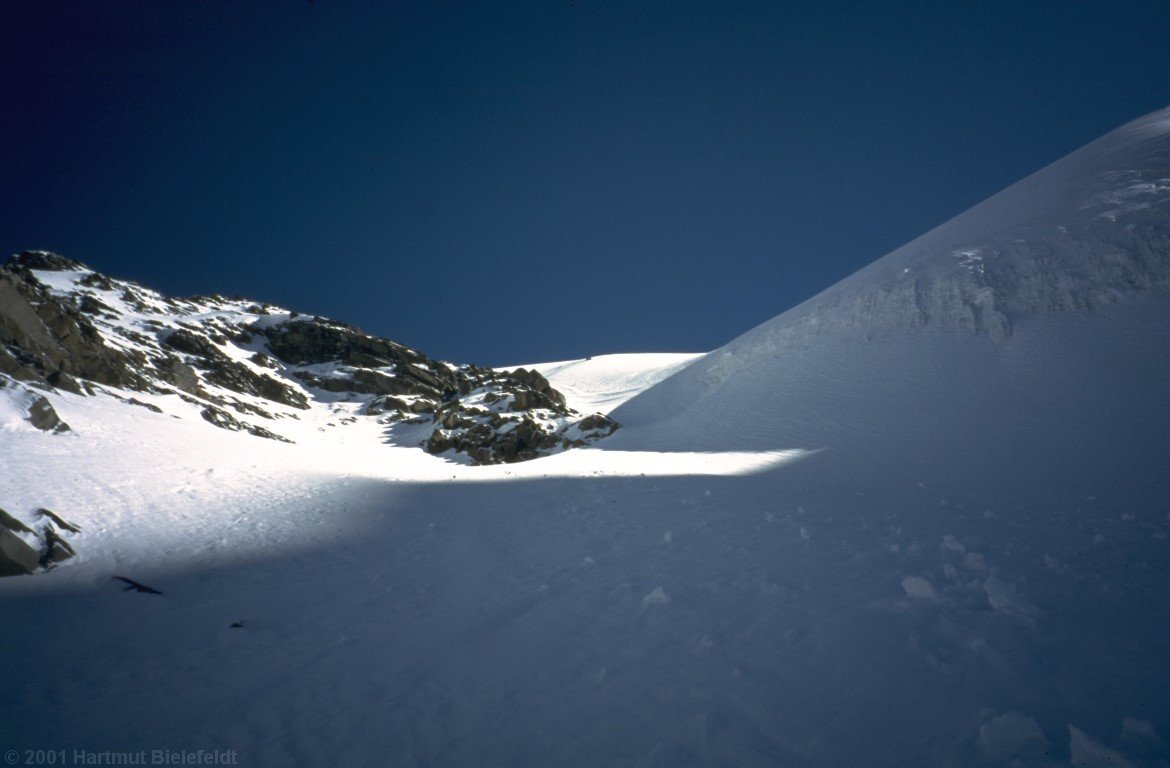 Here the couloir is between 35 and 40 degrees steep.