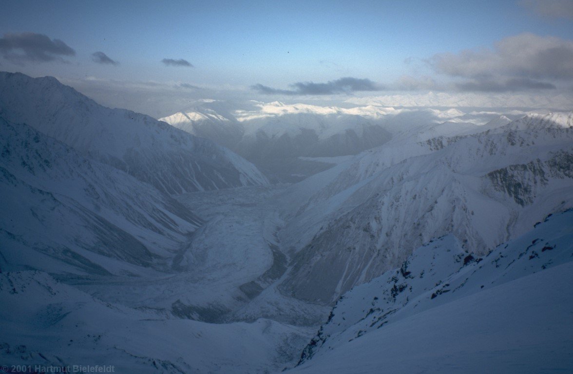 Next morning, it has snowed as far down as Gongga Gompa monastery.