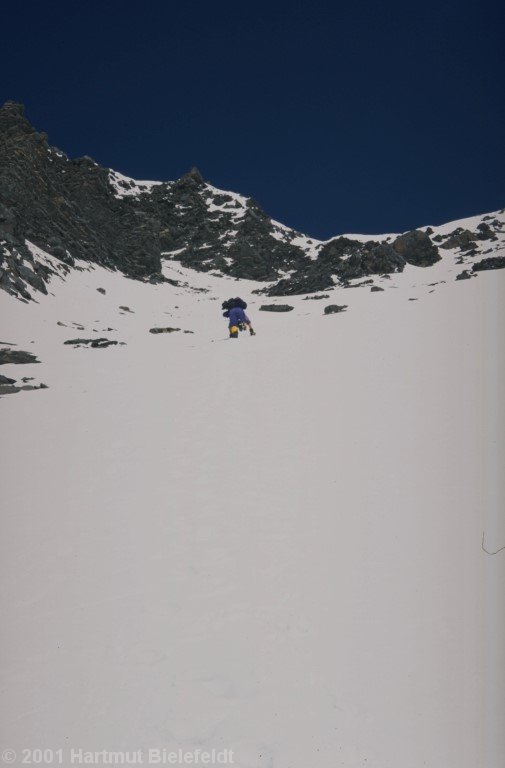 Längere Schneeflanken verlangen auch hier etwas Aufmerksamkeit.
