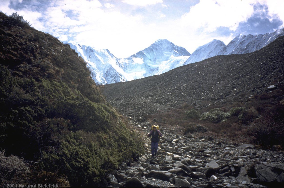 We bring a first load to Gongga Gompa.