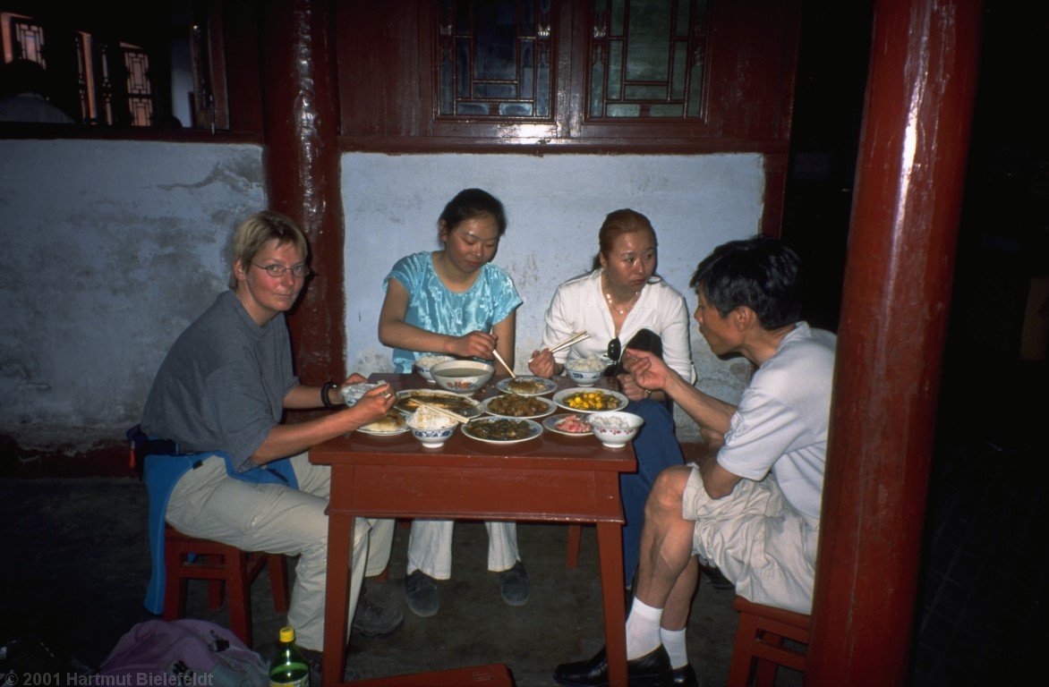 Changdu, the vegetarian restaurant near the temple Zhaojue Si