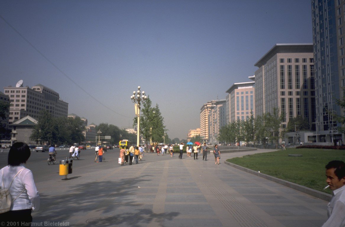 Zurück in Beijing, das Stadtzentrum ist neu gebaut und peinlich sauber.